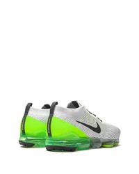 Chaussures de sport grises Nike