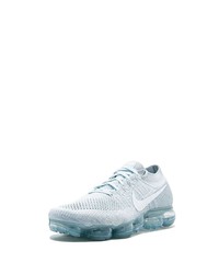 Chaussures de sport grises Nike