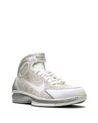 Chaussures de sport grises Nike