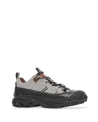 Chaussures de sport grises Burberry