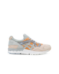 Chaussures de sport grises Asics