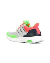 Chaussures de sport grises adidas