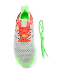 Chaussures de sport grises adidas