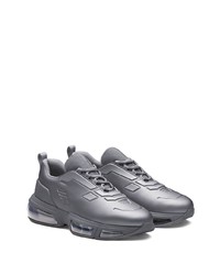Chaussures de sport grises Prada