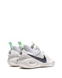 Chaussures de sport grises Nike