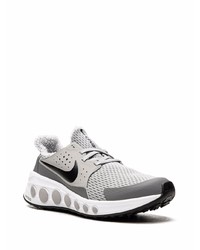 Chaussures de sport grises Nike