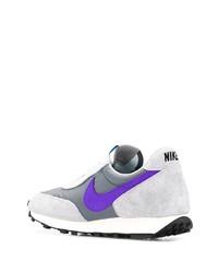 Chaussures de sport grises Nike