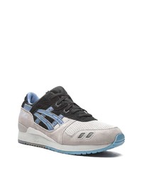 Chaussures de sport grises Asics