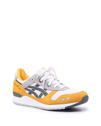 Chaussures de sport grises Asics