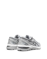 Chaussures de sport grises Asics