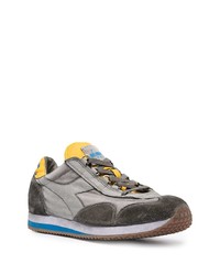 Chaussures de sport grises Diadora