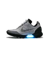 Chaussures de sport grises Nike