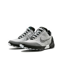 Chaussures de sport grises Nike