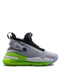 Chaussures de sport grises Jordan