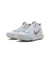 Chaussures de sport grises Nike