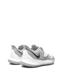 Chaussures de sport grises Nike