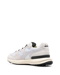 Chaussures de sport grises Diadora