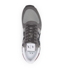 Chaussures de sport grises Armani Exchange