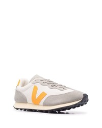 Chaussures de sport grises Veja