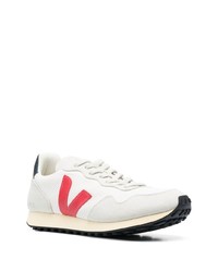 Chaussures de sport grises Veja