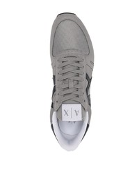 Chaussures de sport grises Armani Exchange