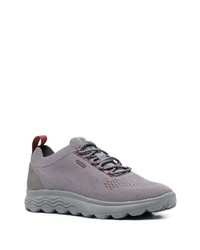 Chaussures de sport grises Geox