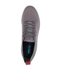 Chaussures de sport grises Geox