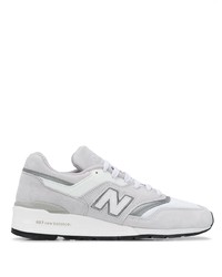 Chaussures de sport grises New Balance