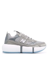 Chaussures de sport grises New Balance