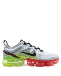 Chaussures de sport grises Nike