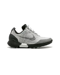 Chaussures de sport grises Nike