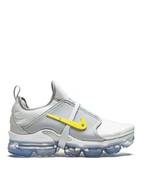 Chaussures de sport grises Nike