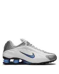 Chaussures de sport grises Nike