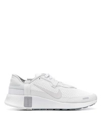 Chaussures de sport grises Nike