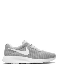 Chaussures de sport grises Nike