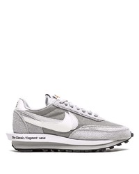 Chaussures de sport grises Nike