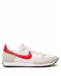 Chaussures de sport grises Nike