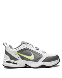 Chaussures de sport grises Nike