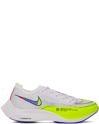 Chaussures de sport grises Nike