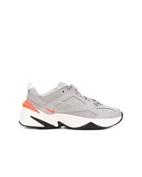 Chaussures de sport grises Nike