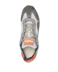 Chaussures de sport grises Diadora