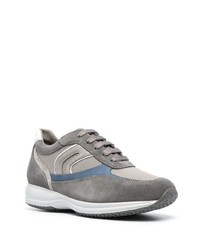 Chaussures de sport grises Geox