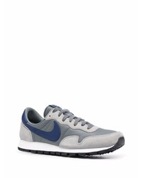 Chaussures de sport grises Nike