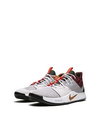 Chaussures de sport grises Nike