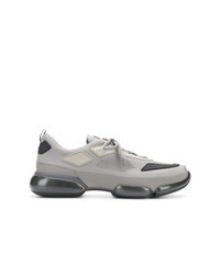 Chaussures de sport grises Prada