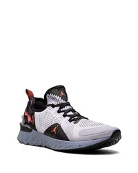 Chaussures de sport grises Jordan