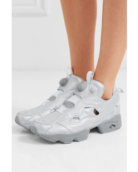 Chaussures de sport grises Vetements