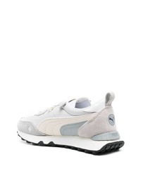 Chaussures de sport grises Puma