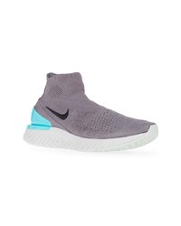 Chaussures de sport grises Nike