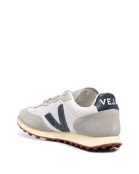 Chaussures de sport grises Veja